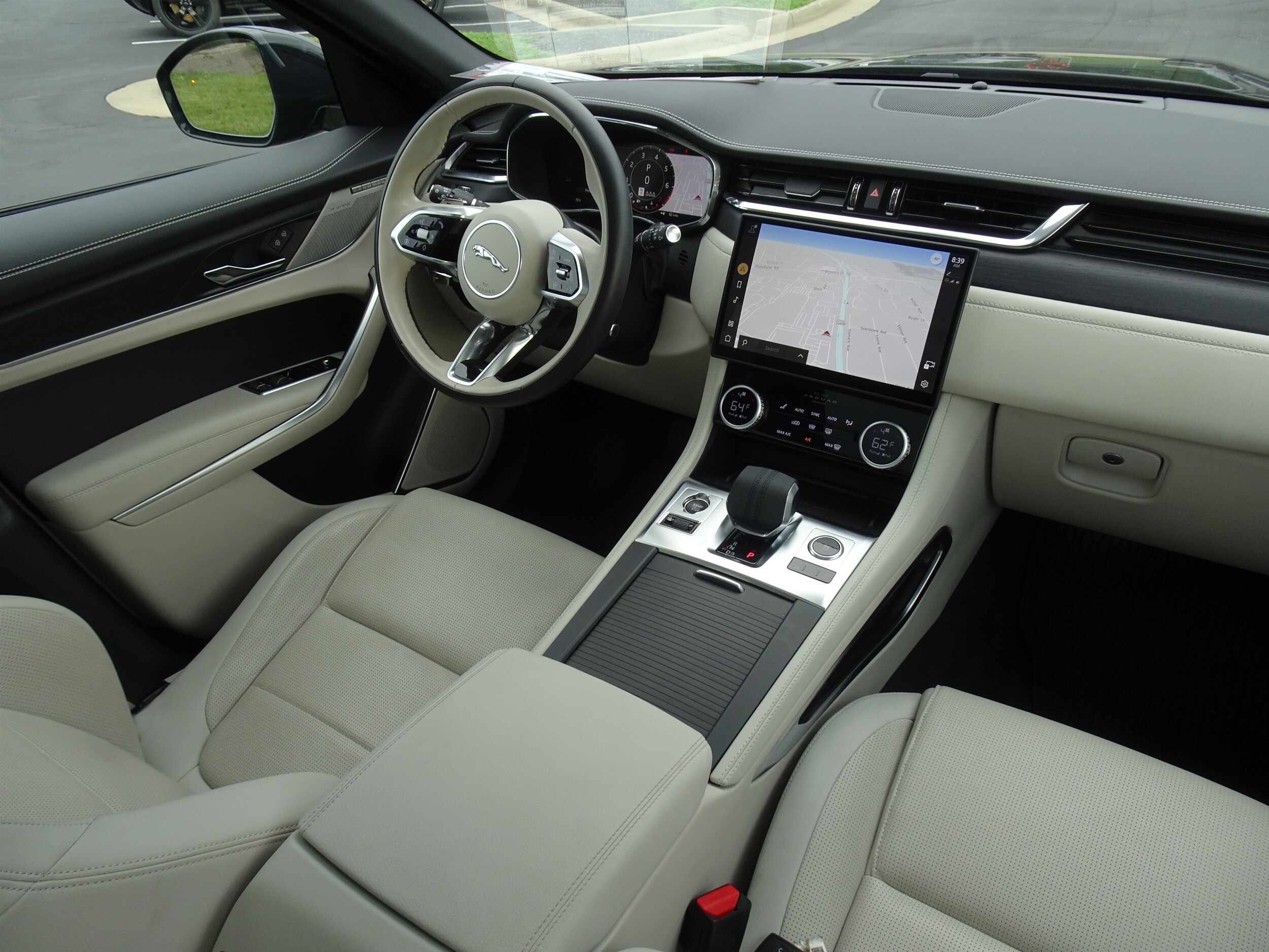 2025 Jaguar F-PACE R-Dynamic S - Photo 24