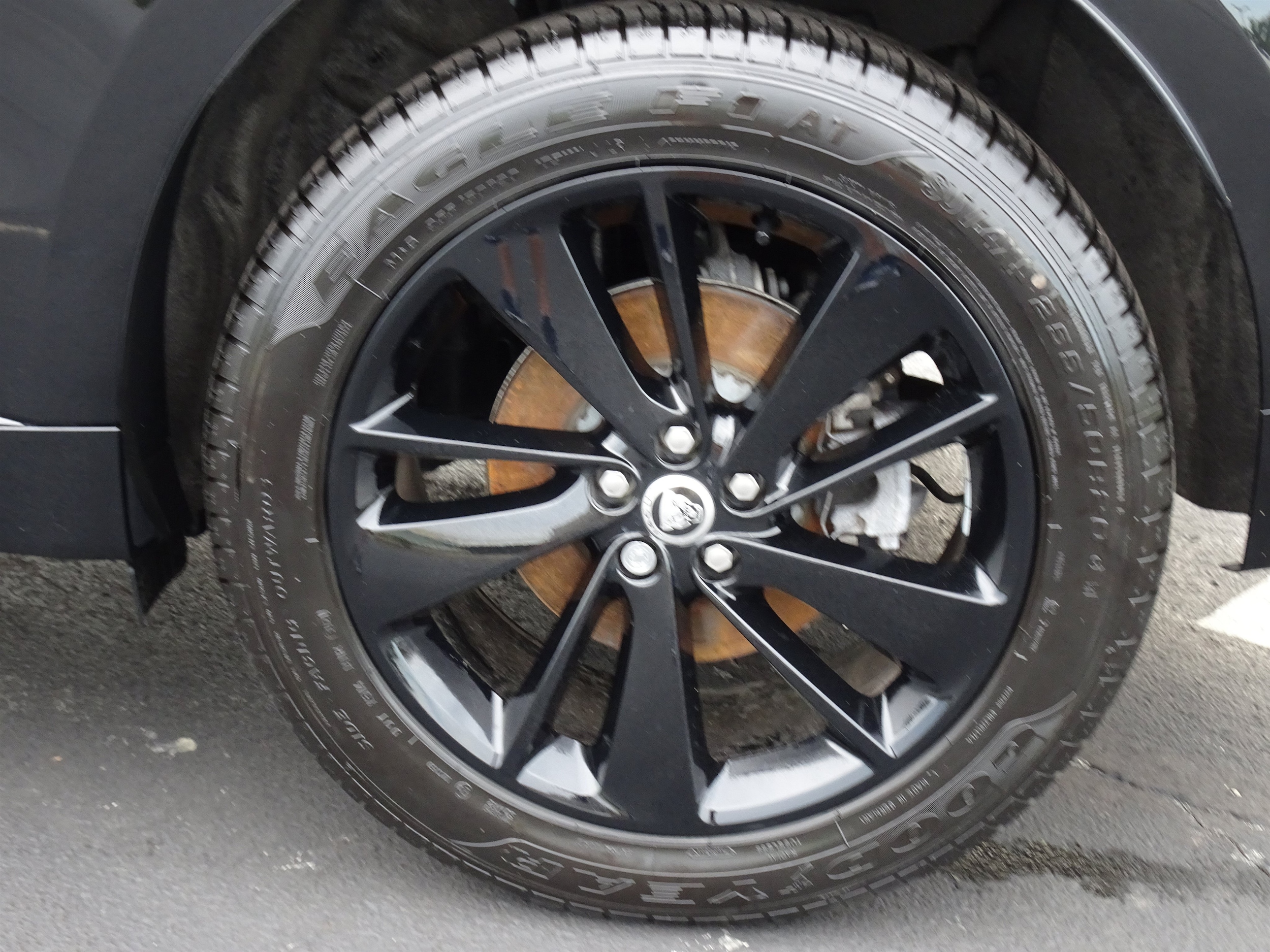 2025 Jaguar F-PACE R-Dynamic S - Photo 34