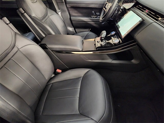 2023 Land Rover Range Rover Sport SE photo 3