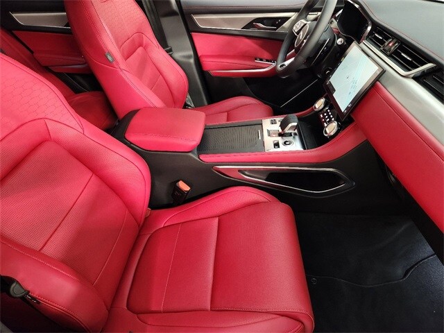 2025 Jaguar F-PACE P250 R-Dynamic S photo 3