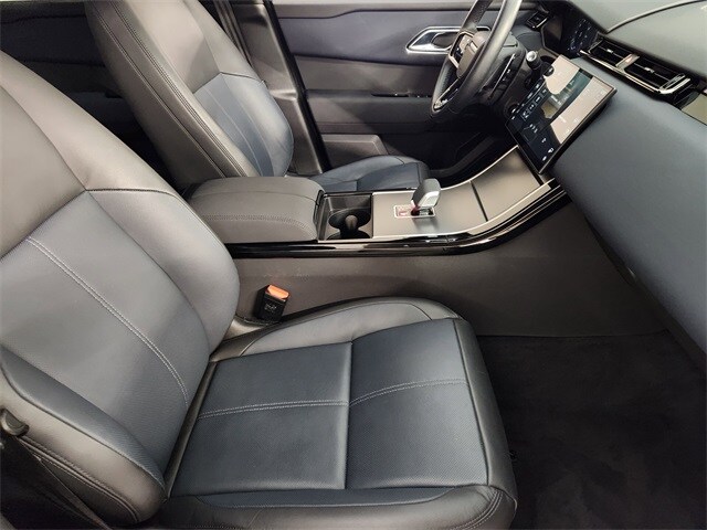 2025 Land Rover Range Rover Velar P250 Dynamic SE photo 3