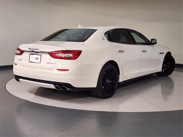 2015 Maserati Quattroporte S Q4 photo 2