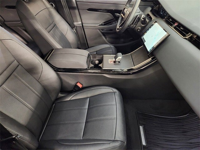 2025 Land Rover Range Rover Evoque Dynamic SE photo 3