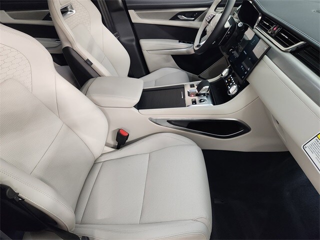 2026 Jaguar F-PACE P250 R-Dynamic S photo 3