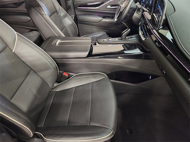 2023 Cadillac Escalade ESV Sport photo 3