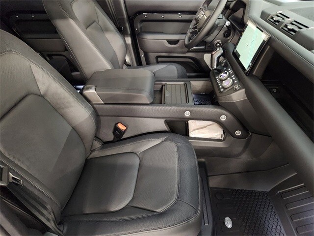 2024 Land Rover Defender 130 Outbound photo 2