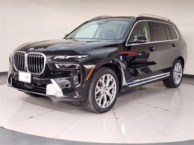 2025 BMW X7 40i's photo