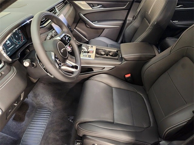 2026 Jaguar F-PACE P250 R-Dynamic S photo 3