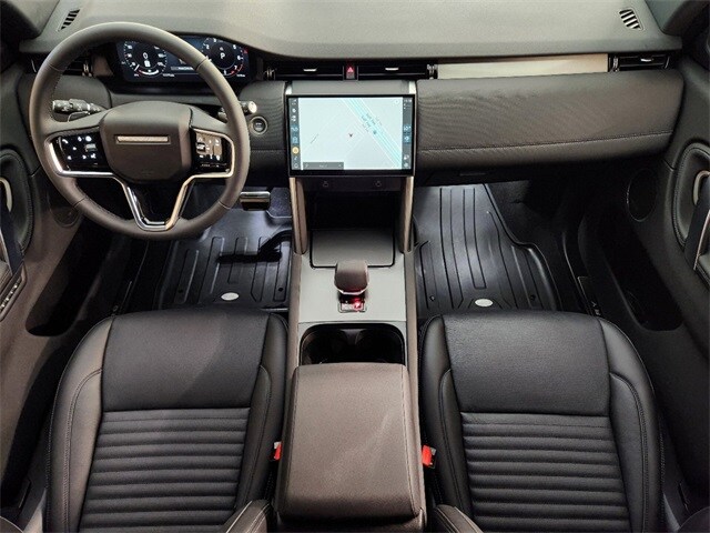 2025 Land Rover Discovery Sport Dynamic SE photo 4