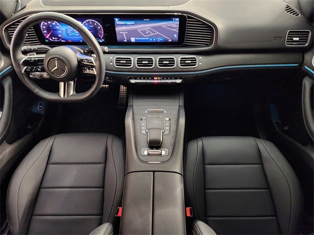 2025 Mercedes Benz GLS 450 4MATIC photo 4