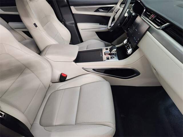 2026 Jaguar F-PACE P250 R-Dynamic S photo 3