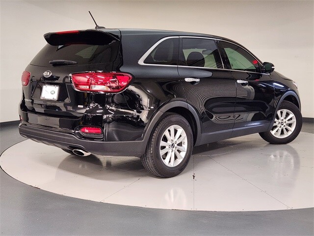2019 Kia Sorento L photo 2