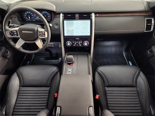 2025 Land Rover Discovery P360 Dynamic SE photo 4