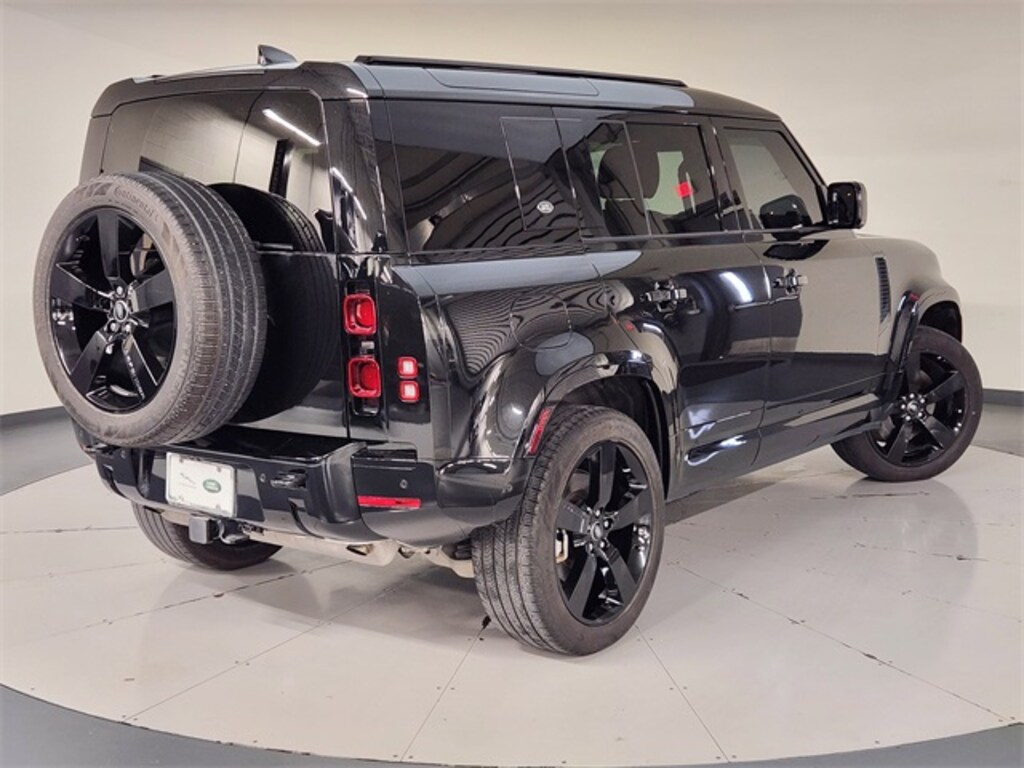 Used 2024 Land Rover Defender 110 X-Dynamic SE SUV