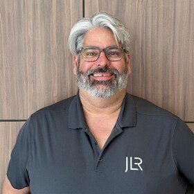 Staff member Mike Machauer from ID_e40c6fd7bf56