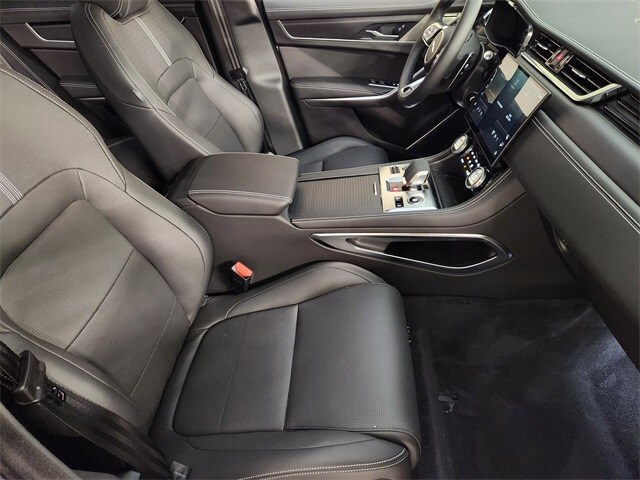 2026 Jaguar F-PACE P250 R-Dynamic S photo 3