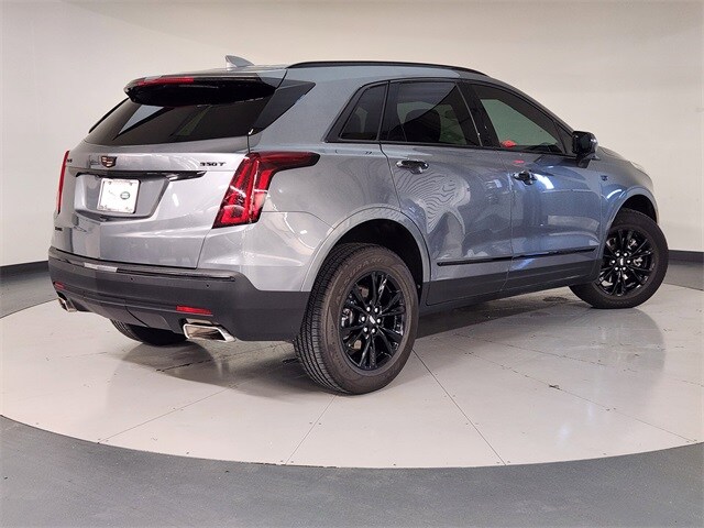 2021 Cadillac XT5 Luxury photo 2