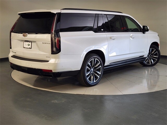 2023 Cadillac Escalade ESV Sport photo 2