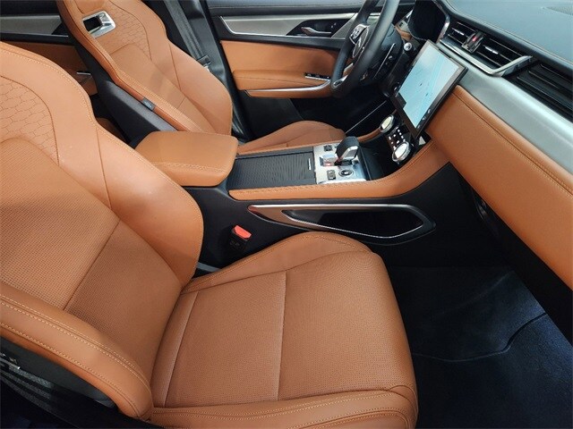 2025 Jaguar F-PACE P400 R-Dynamic S photo 3