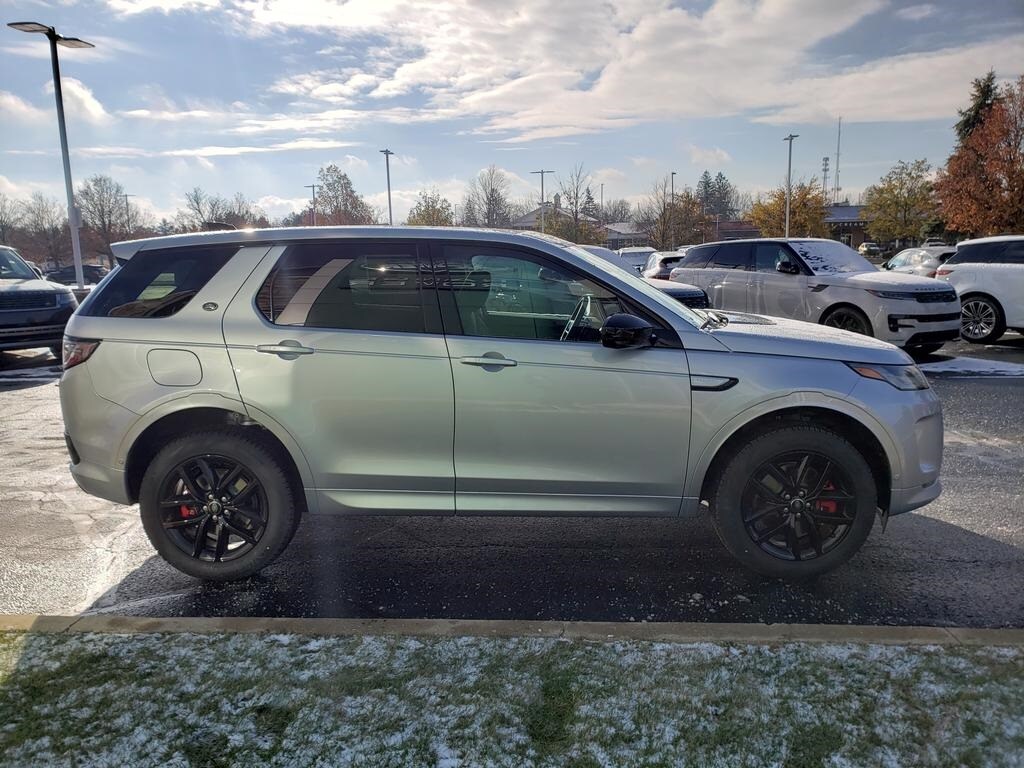 2025 Land Rover Discovery Sport S photo 4