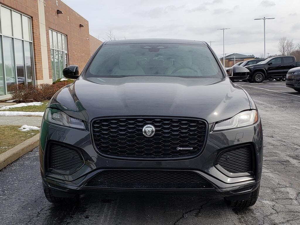 2025 Jaguar F-PACE P250 R-Dynamic S photo 2