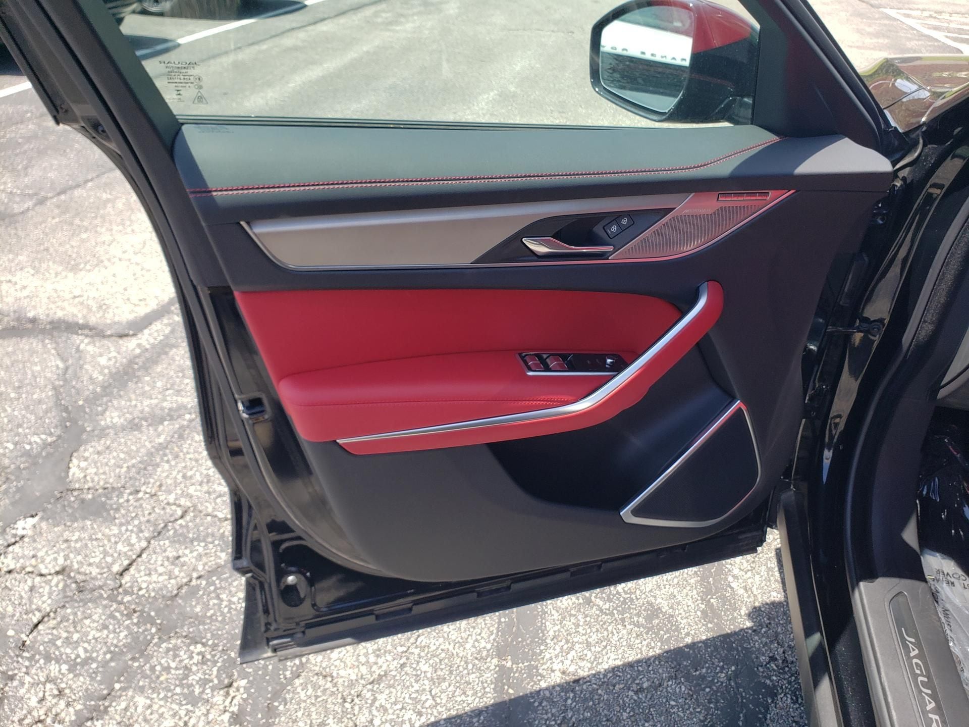 2026 Jaguar F-Pace R-Dynamic S - Photo 10