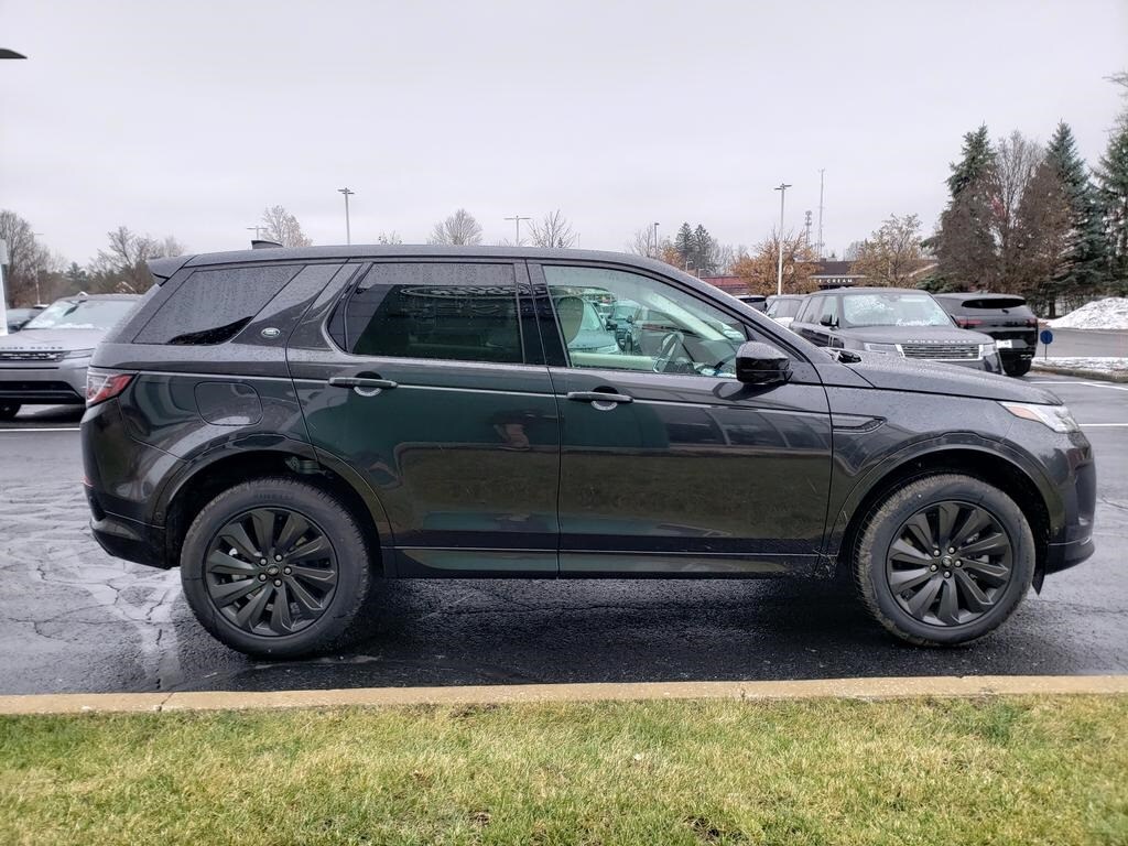 2025 Land Rover Discovery Sport S photo 4