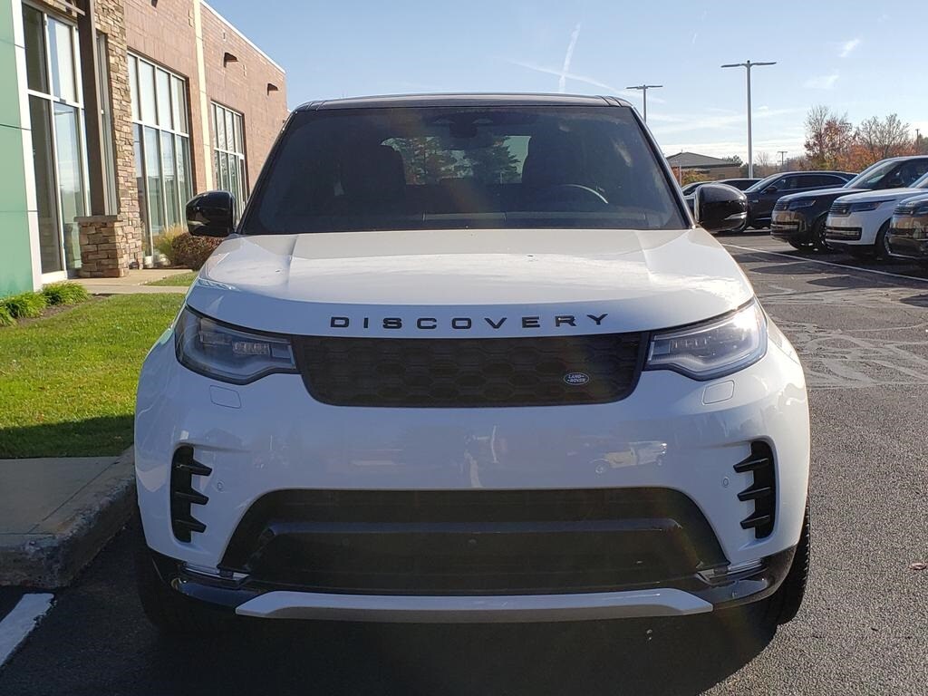 2025 Land Rover Discovery SE photo 2