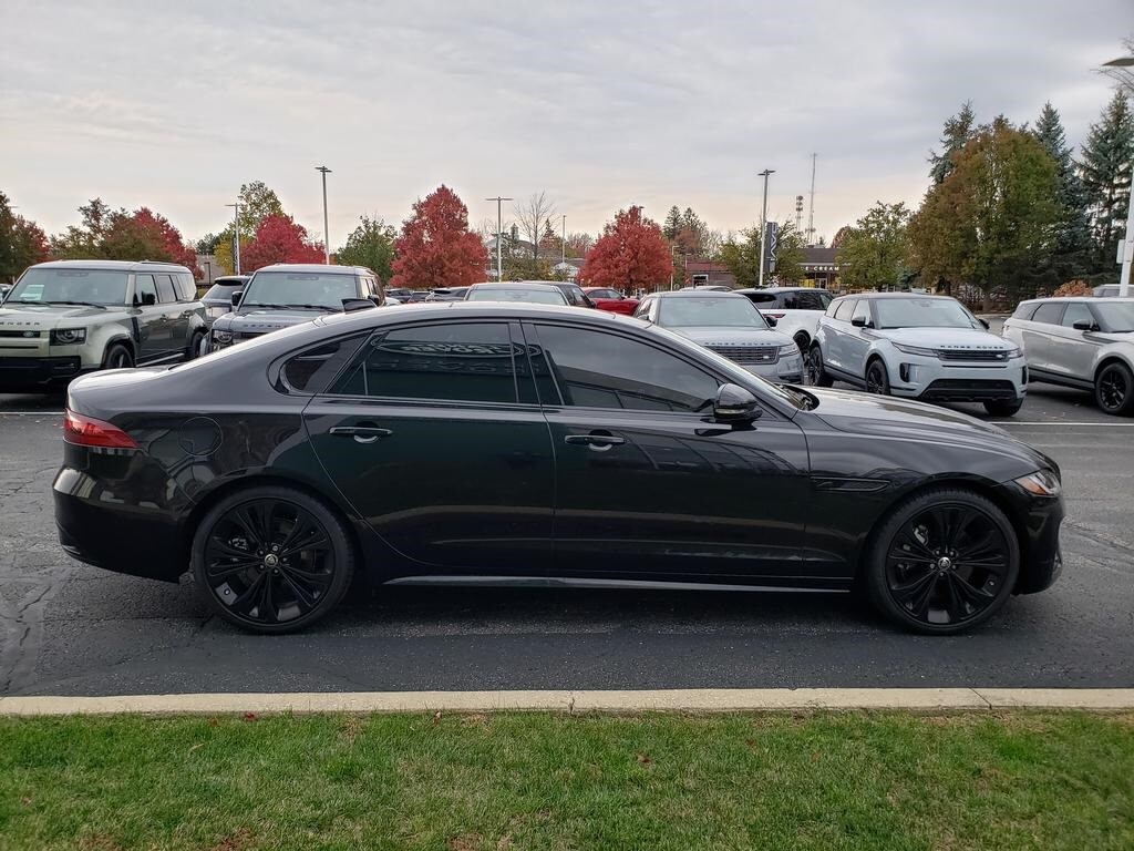 2024 Jaguar XF P300 R-Dynamic SE photo 4