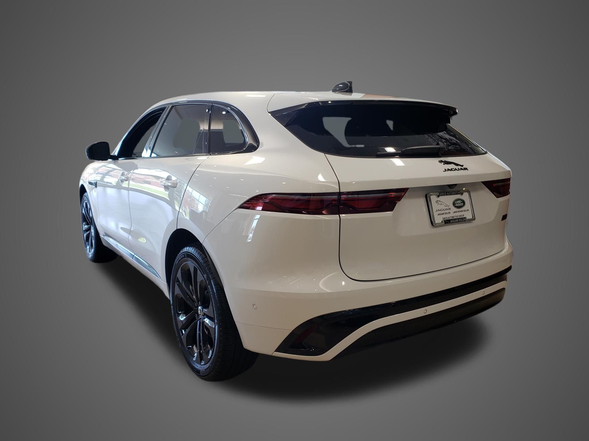 2026 Jaguar F-Pace R-Dynamic S - Photo 6