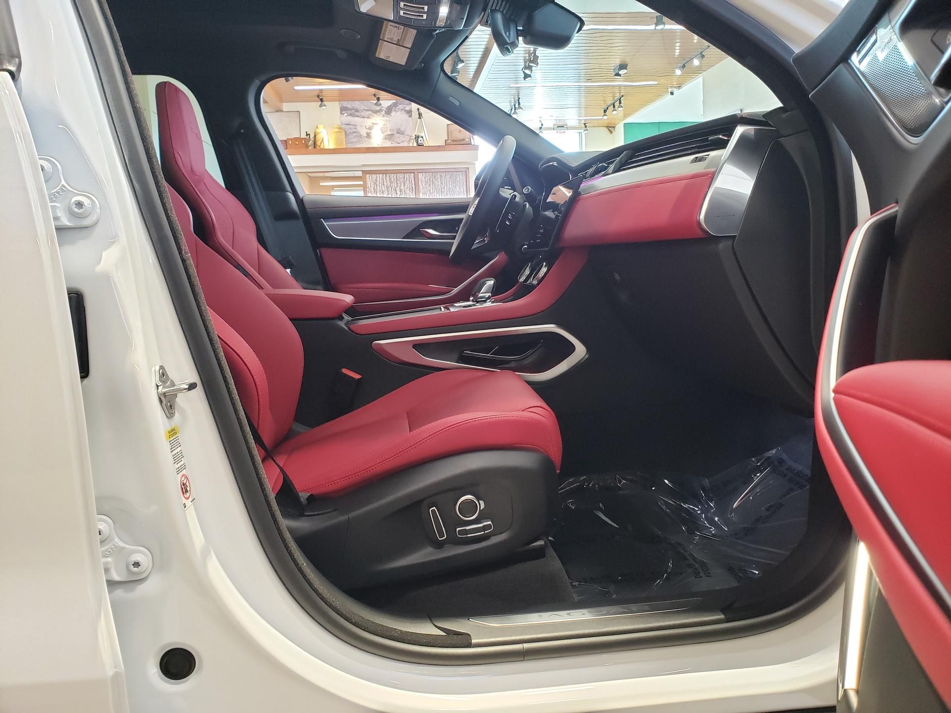 2026 Jaguar F-Pace R-Dynamic S - Photo 15