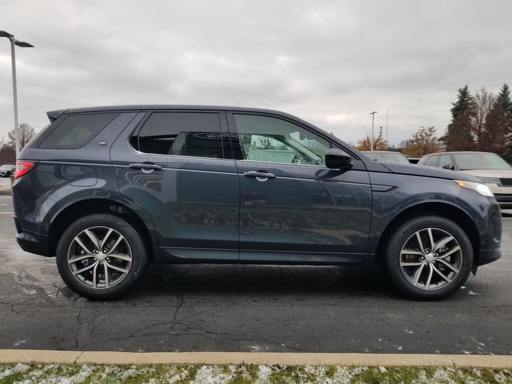 2025 Land Rover Discovery Sport S photo 3