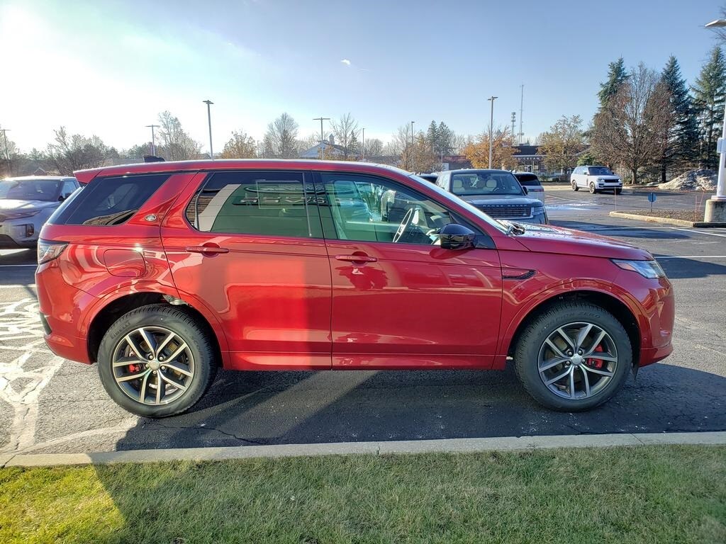 2025 Land Rover Discovery Sport S photo 4