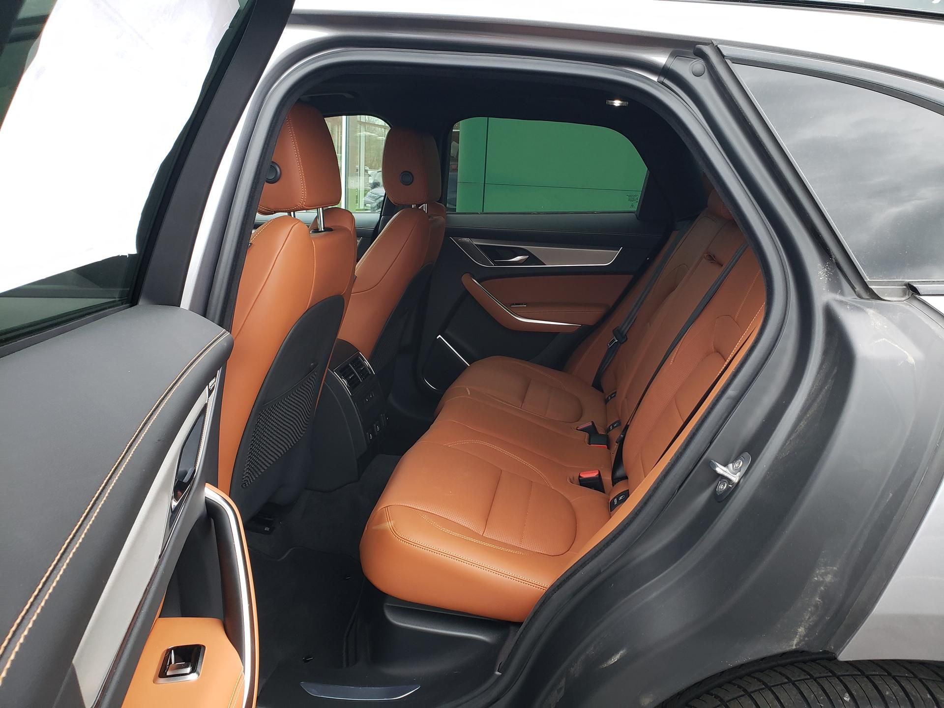 2026 Jaguar F-Pace R-Dynamic S - Photo 11