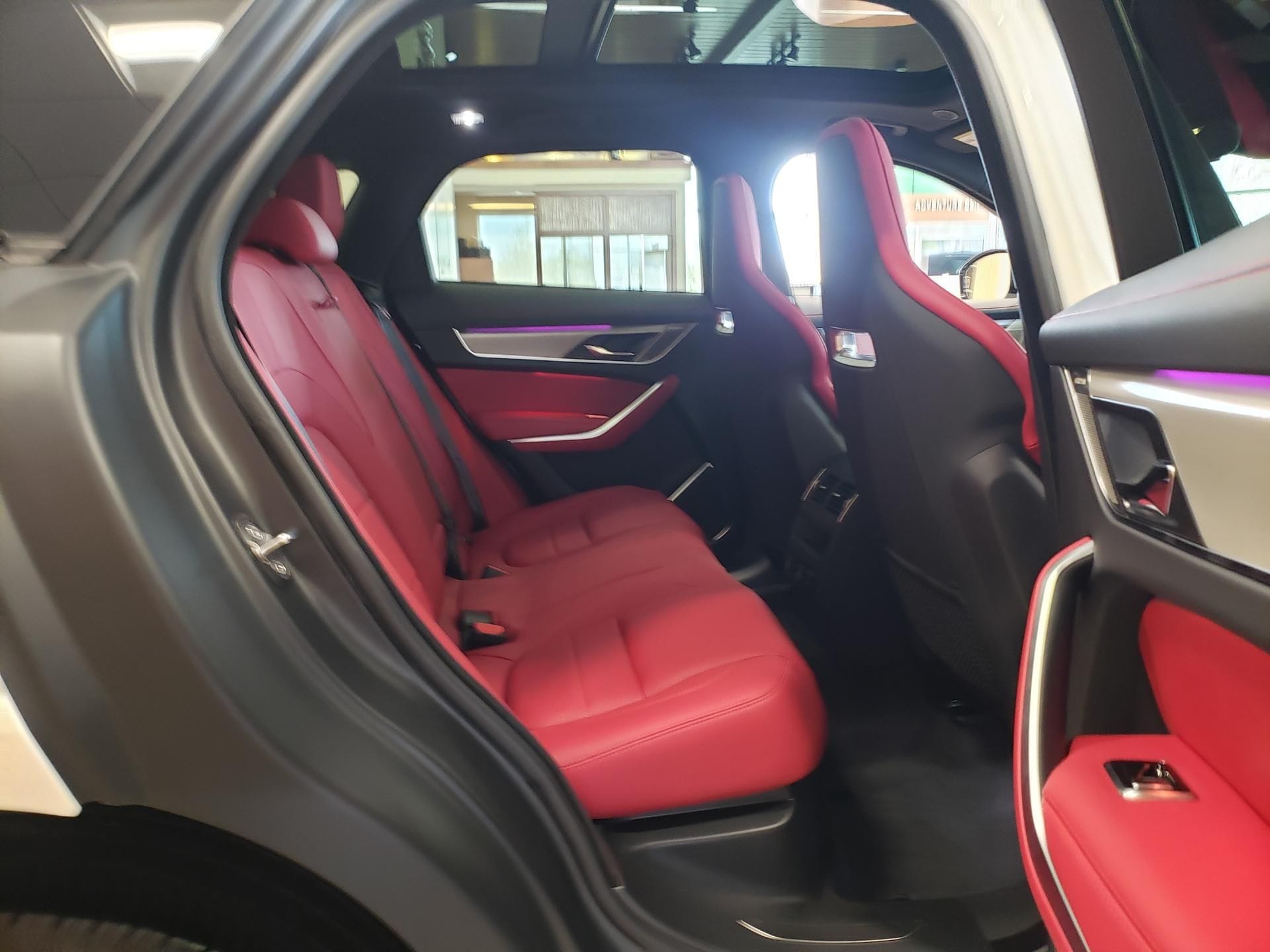 2026 Jaguar F-Pace R-Dynamic S - Photo 13