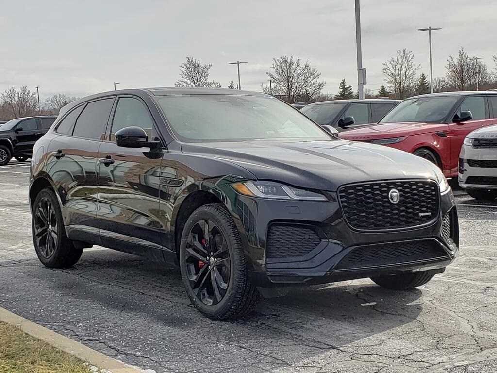2025 Jaguar F-PACE P400 R-Dynamic S photo 3