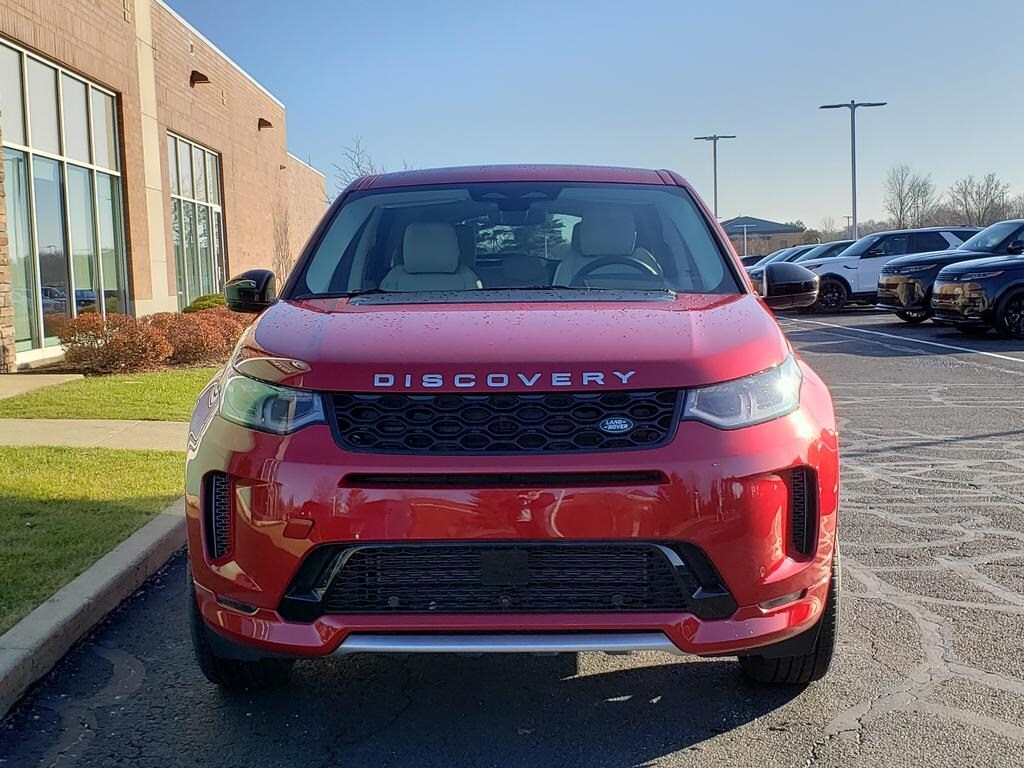 2025 Land Rover Discovery Sport S photo 2