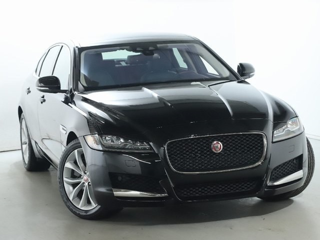 Used 2018 Jaguar XF Premium with VIN SAJBJ4FX7JCY54325 for sale in Solon, OH