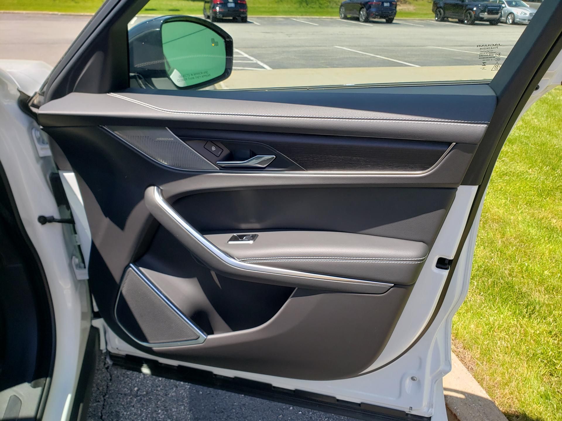 2026 Jaguar F-Pace R-Dynamic S - Photo 18