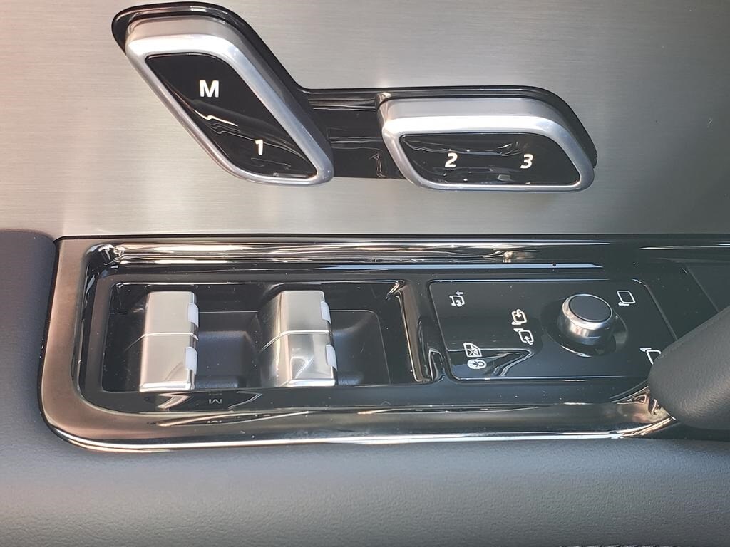 2025 Land Rover Range Rover Sport P360 S photo 2