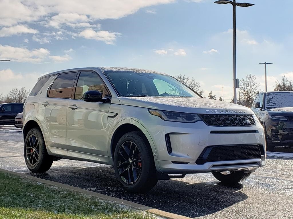 2025 Land Rover Discovery Sport S photo 3