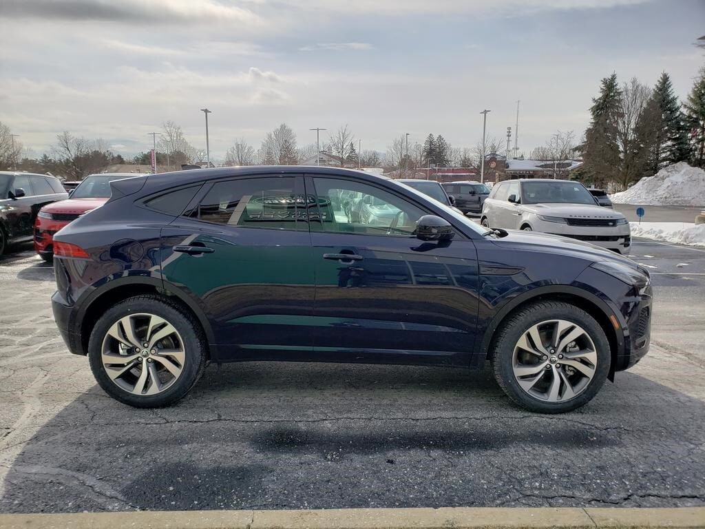 2024 Jaguar E-PACE R-Dynamic SE photo 3