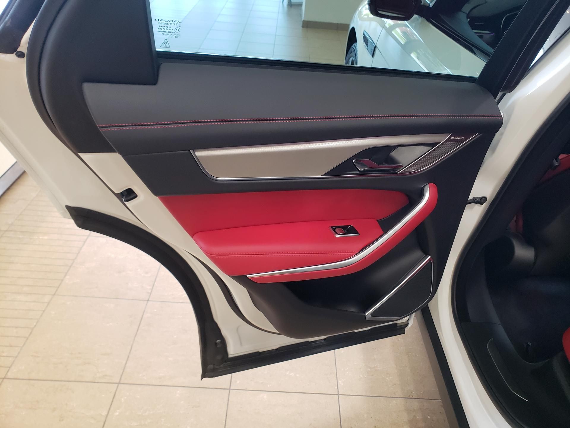 2026 Jaguar F-Pace R-Dynamic S - Photo 10