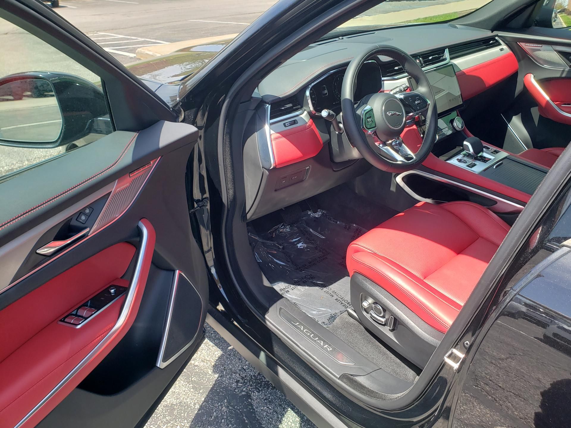 2026 Jaguar F-Pace R-Dynamic S - Photo 9