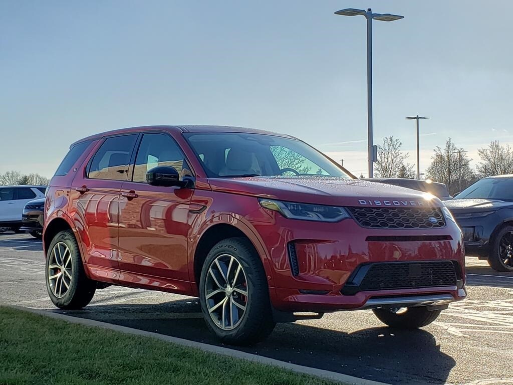 2025 Land Rover Discovery Sport S photo 3