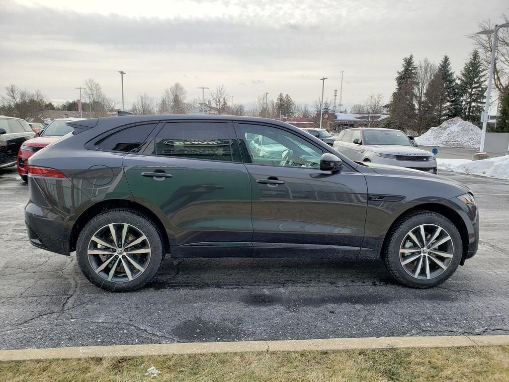 2025 Jaguar F-PACE P250 R-Dynamic S photo 4