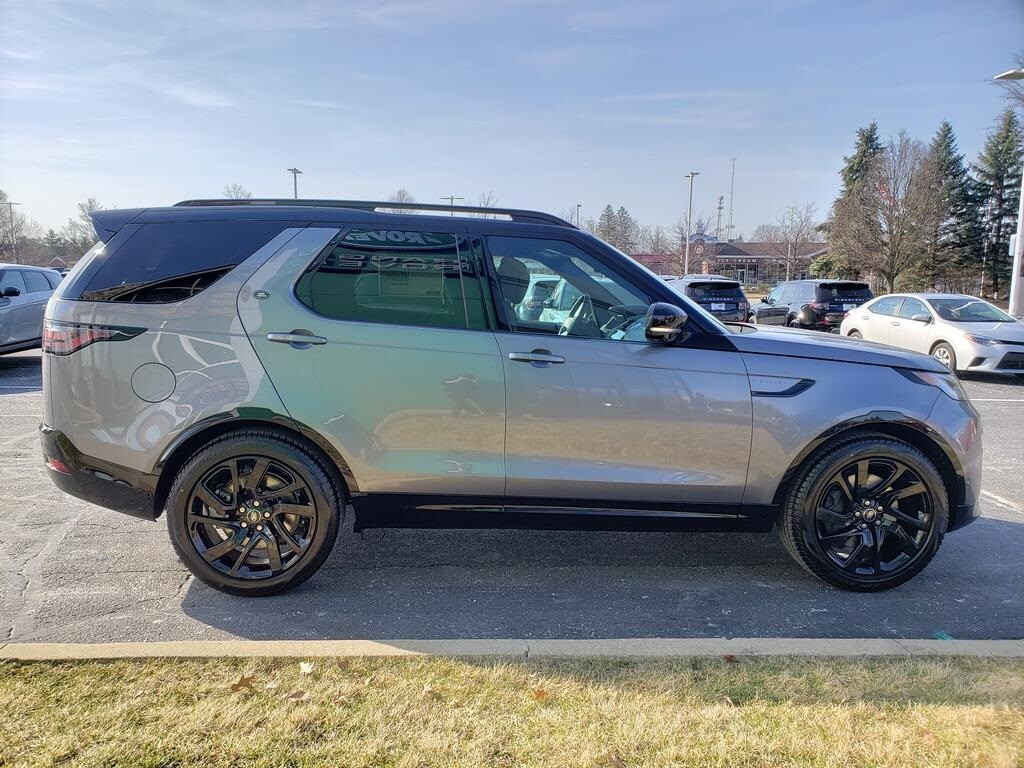 2025 Land Rover Discovery SE photo 4