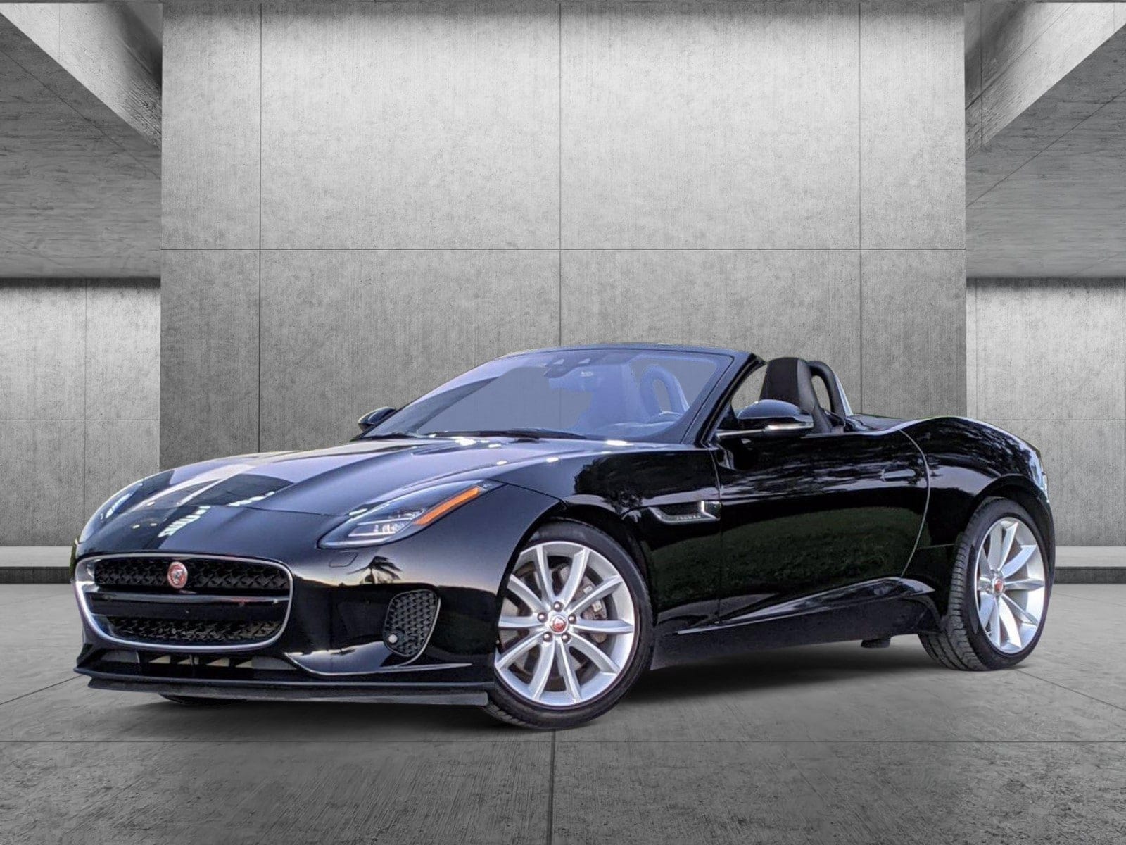 2018 Jaguar F-TYPE Base's photo