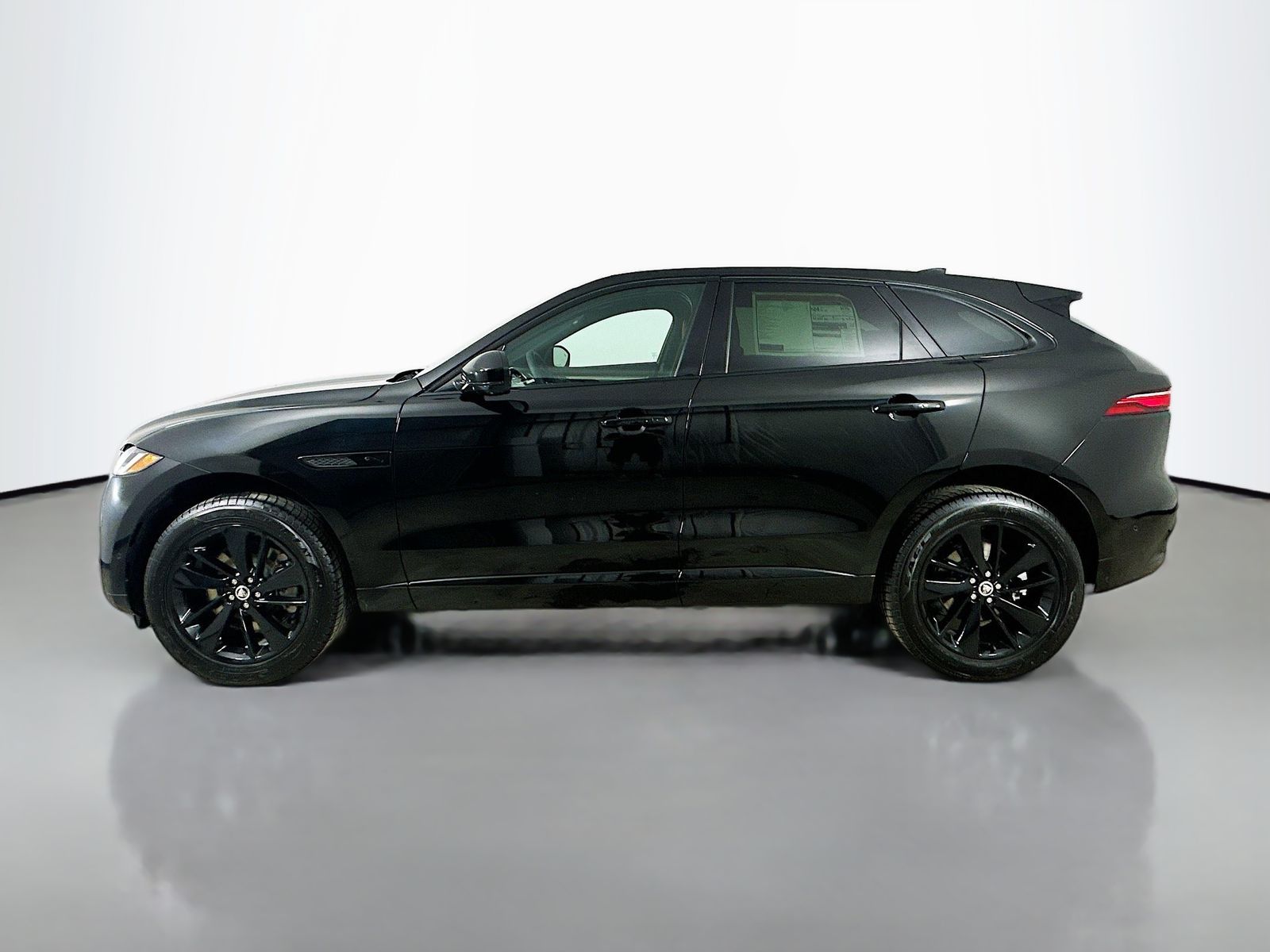 2026 Jaguar F-Pace R-Dynamic S - Photo 8