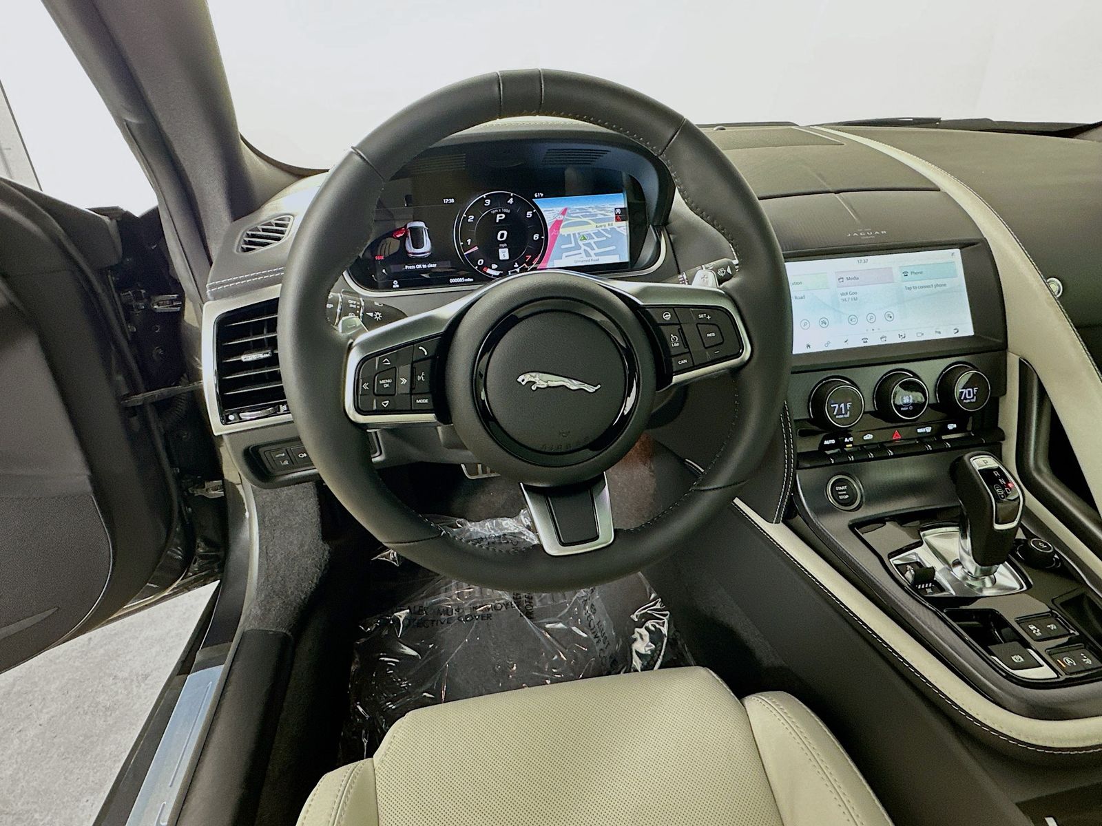 2024 Jaguar F-Type R-Dynamic - Photo 11